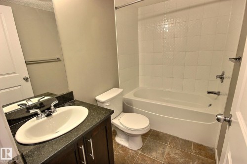 Edmonton, AB - Indoor Photo Showing Bathroom