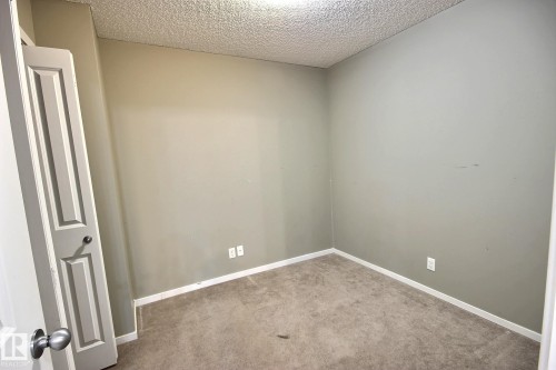 Edmonton, AB - Indoor Photo Showing Other Room