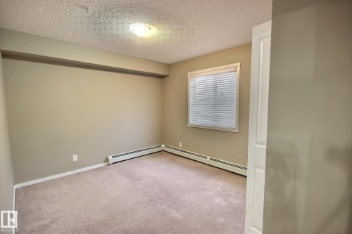 Edmonton, AB - Indoor Photo Showing Other Room