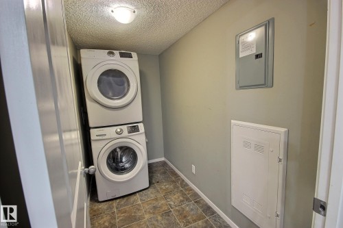 Edmonton, AB - Indoor Photo Showing Laundry Room