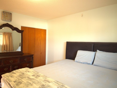 10719 152 Street, Edmonton, AB - Indoor Photo Showing Bedroom