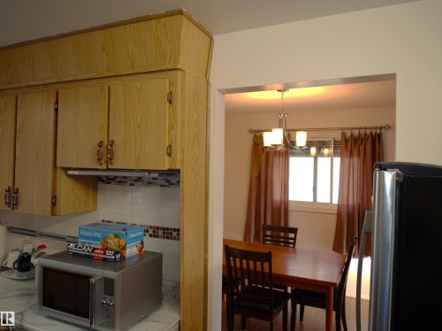 10719 152 Street, Edmonton, AB - Indoor