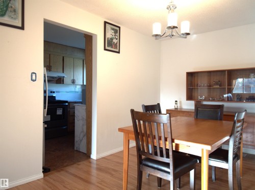 10719 152 Street, Edmonton, AB - Indoor Photo Showing Dining Room
