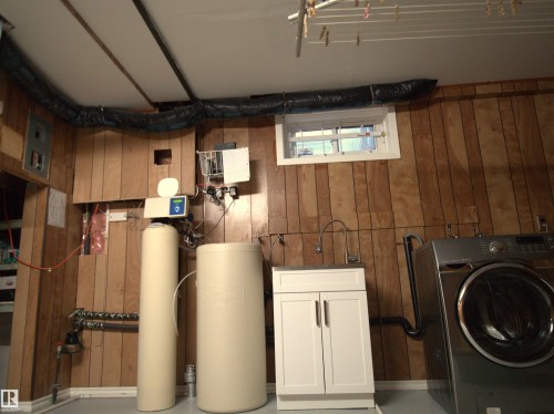10719 152 Street, Edmonton, AB - Indoor Photo Showing Laundry Room