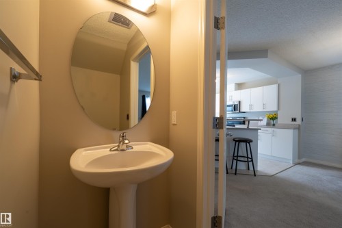 97 465 Hemingway Road, Edmonton, AB - Indoor Photo Showing Bathroom