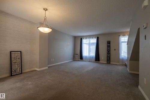 97 465 Hemingway Road, Edmonton, AB - Indoor Photo Showing Other Room