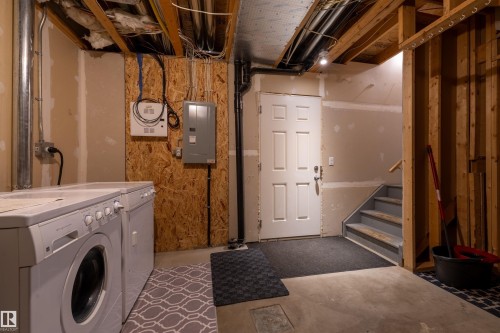 97 465 Hemingway Road, Edmonton, AB - Indoor Photo Showing Laundry Room