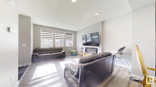 252 41 Avenue, Edmonton, AB - Indoor Photo Showing Other Room