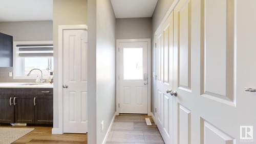 252 41 Avenue, Edmonton, AB - Indoor Photo Showing Other Room