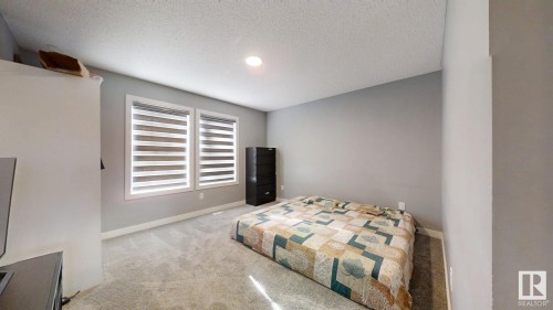 252 41 Avenue, Edmonton, AB - Indoor Photo Showing Bedroom