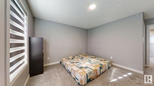 252 41 Avenue, Edmonton, AB - Indoor Photo Showing Bedroom