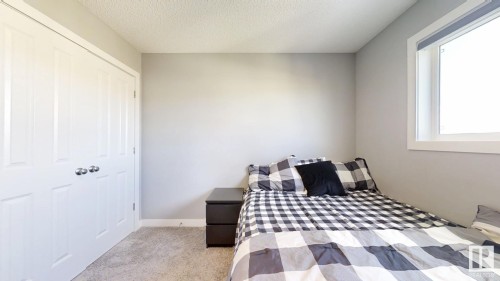252 41 Avenue, Edmonton, AB - Indoor Photo Showing Bedroom