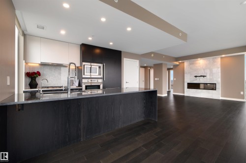 3802 10180 103 Street, Edmonton, AB - Indoor Photo Showing Kitchen With Upgraded Kitchen