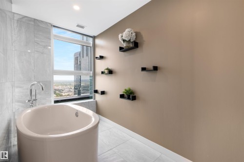 3802 10180 103 Street, Edmonton, AB - Indoor Photo Showing Bathroom