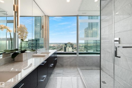 3802 10180 103 Street, Edmonton, AB - Indoor Photo Showing Bathroom