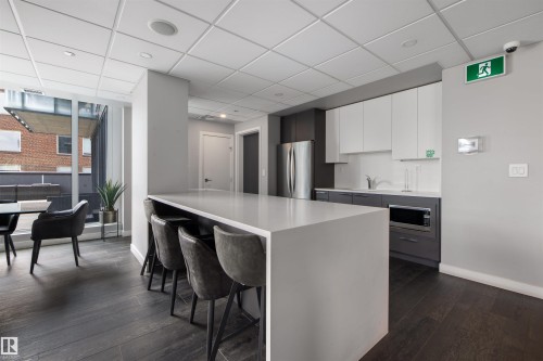 3802 10180 103 Street, Edmonton, AB - Indoor