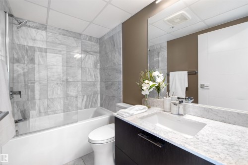3802 10180 103 Street, Edmonton, AB - Indoor Photo Showing Bathroom