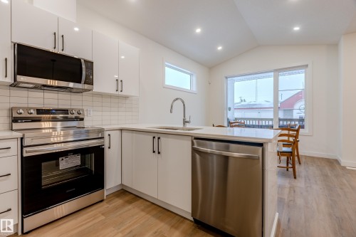 4921 50 Avenue, Legal, AB - Indoor Photo Showing Kitchen With Upgraded Kitchen