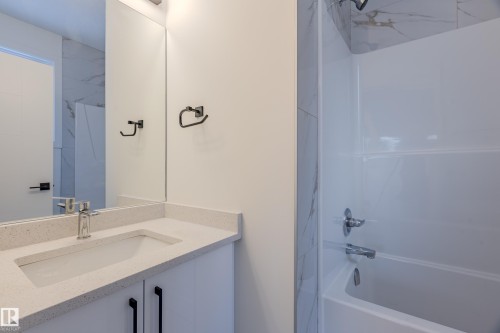 4921 50 Avenue, Legal, AB - Indoor Photo Showing Bathroom
