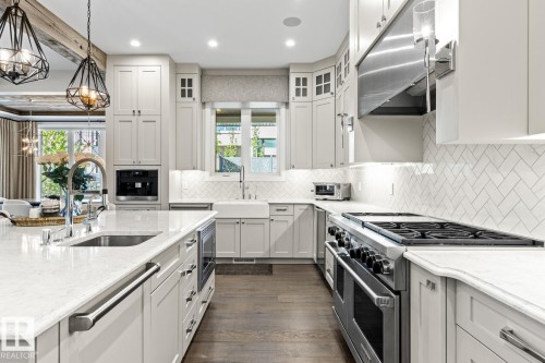 7216 156 Street, Edmonton, AB - Indoor Photo Showing Kitchen With Upgraded Kitchen