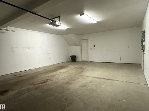 47 9535 217 Street, Edmonton, AB - Indoor Photo Showing Garage