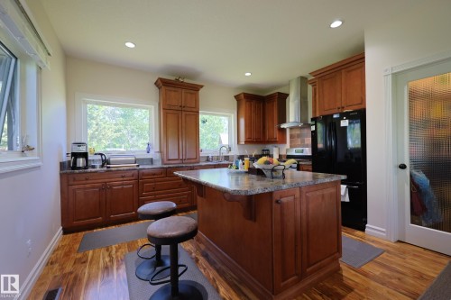 240002 Twp Rd 674, Rural Athabasca County, AB - Indoor Photo Showing Kitchen