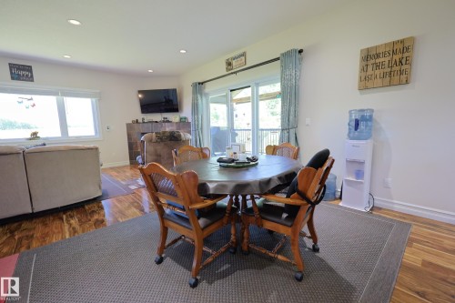 240002 Twp Rd 674, Rural Athabasca County, AB - Indoor Photo Showing Dining Room