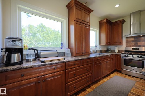 240002 Twp Rd 674, Rural Athabasca County, AB - Indoor Photo Showing Kitchen