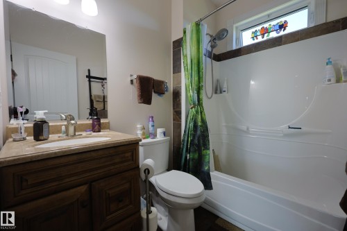240002 Twp Rd 674, Rural Athabasca County, AB - Indoor Photo Showing Bathroom