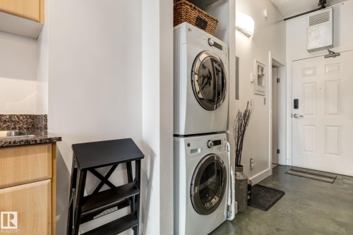 510 10024 Jasper Avenue, Edmonton, AB - Indoor Photo Showing Laundry Room