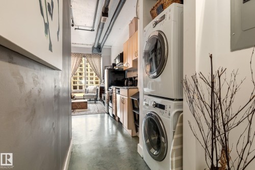 510 10024 Jasper Avenue, Edmonton, AB - Indoor Photo Showing Laundry Room