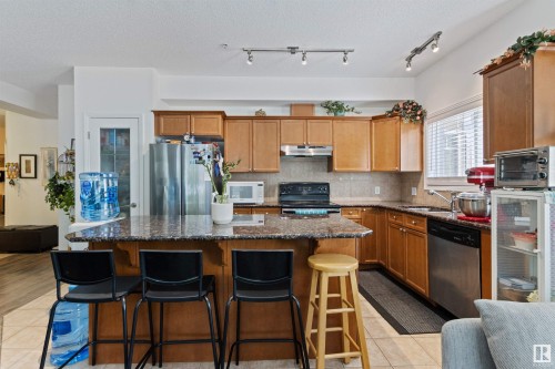 101 8931 156 Street, Edmonton, AB - Indoor Photo Showing Kitchen