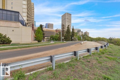 1012 9918 101 Street, Edmonton, AB - Outdoor