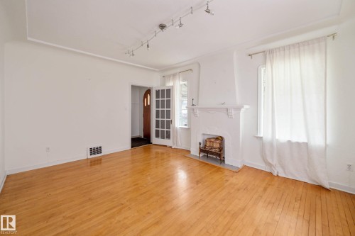 10149 122 Street, Edmonton, AB - Indoor With Fireplace
