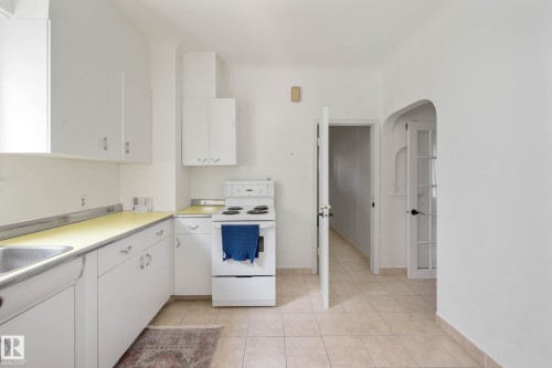 10149 122 Street, Edmonton, AB - Indoor Photo Showing Kitchen