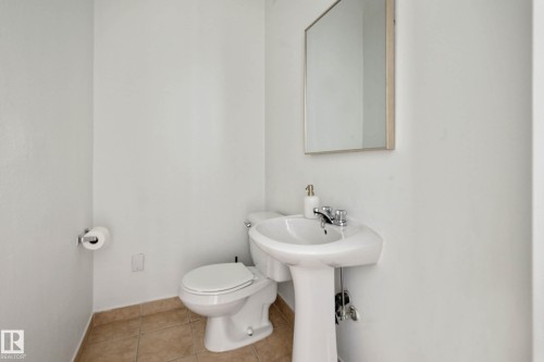 10149 122 Street, Edmonton, AB - Indoor Photo Showing Bathroom