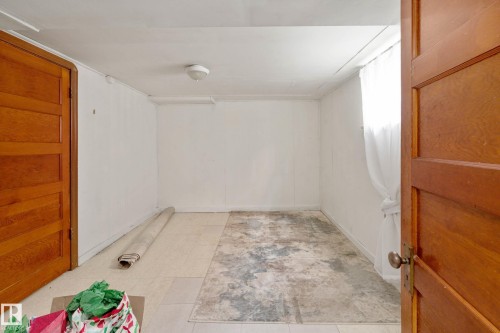 10149 122 Street, Edmonton, AB - Indoor Photo Showing Other Room
