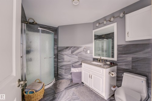 2202 28 Street, Cold Lake, AB - Indoor Photo Showing Bathroom