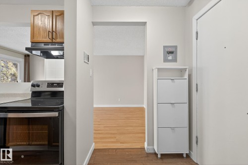 301 10621 79 Avenue Nw, Edmonton, AB - Indoor Photo Showing Other Room