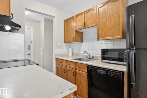 301 10621 79 Avenue Nw, Edmonton, AB - Indoor Photo Showing Kitchen