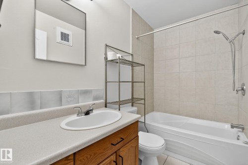 301 10621 79 Avenue Nw, Edmonton, AB - Indoor Photo Showing Bathroom