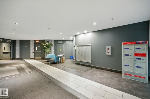701 10152 104 Street, Edmonton, AB - Indoor