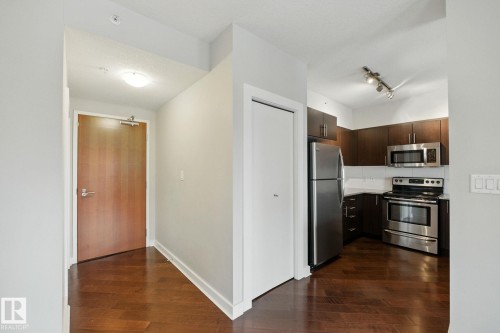 701 10152 104 Street, Edmonton, AB - Indoor Photo Showing Kitchen