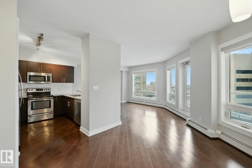 701 10152 104 Street, Edmonton, AB - Indoor Photo Showing Kitchen