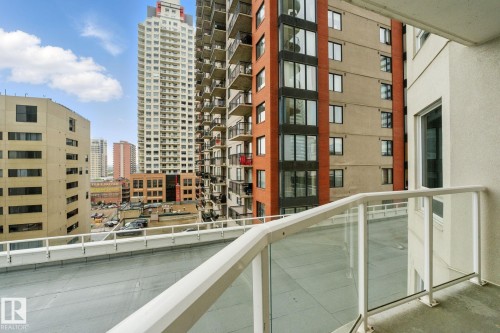 701 10152 104 Street, Edmonton, AB - Outdoor