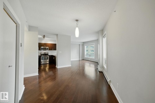 701 10152 104 Street, Edmonton, AB - Indoor