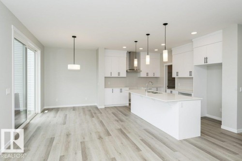 3945 Wren Loop, Edmonton, AB - Indoor Photo Showing Kitchen