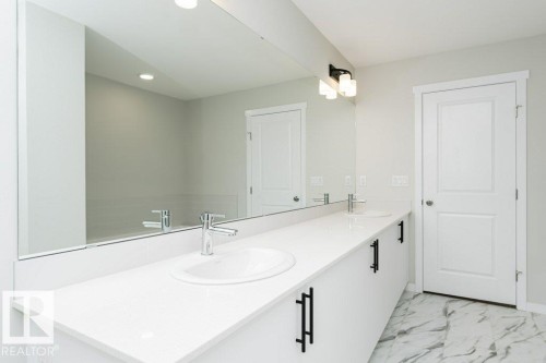 3945 Wren Loop, Edmonton, AB - Indoor Photo Showing Bathroom