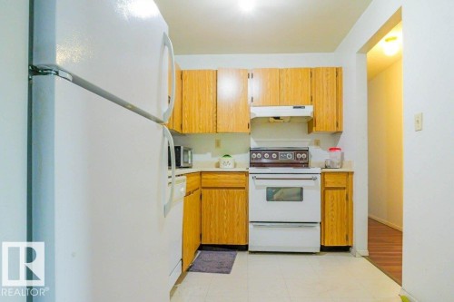401 1624 48 Street, Edmonton, AB - Indoor Photo Showing Kitchen