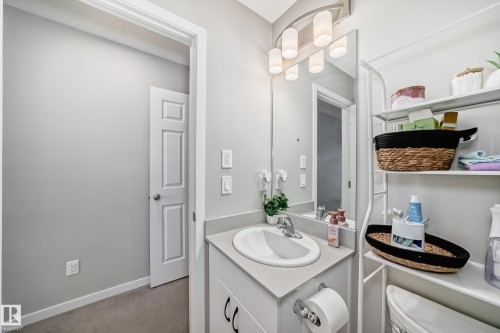 5357 Lark Landing Landing, Edmonton, AB - Indoor Photo Showing Bathroom